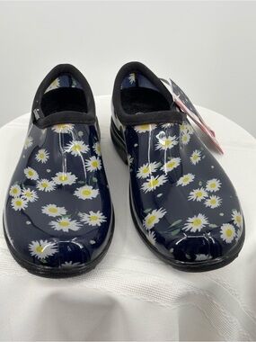 New Sloggers Waterproof Blue With Daisies Size 7